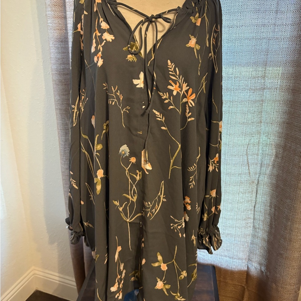 H&M Dark Gray Floral Long Sleeve Dress
